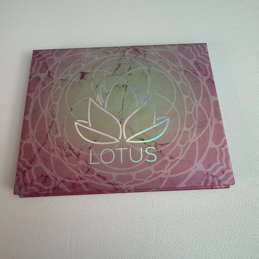 NEW OFRA Lotus eye palette